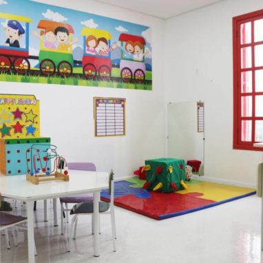 The Joy School - Estrutura