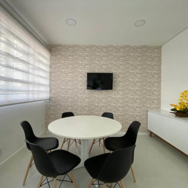 The Joy School - Estrutura